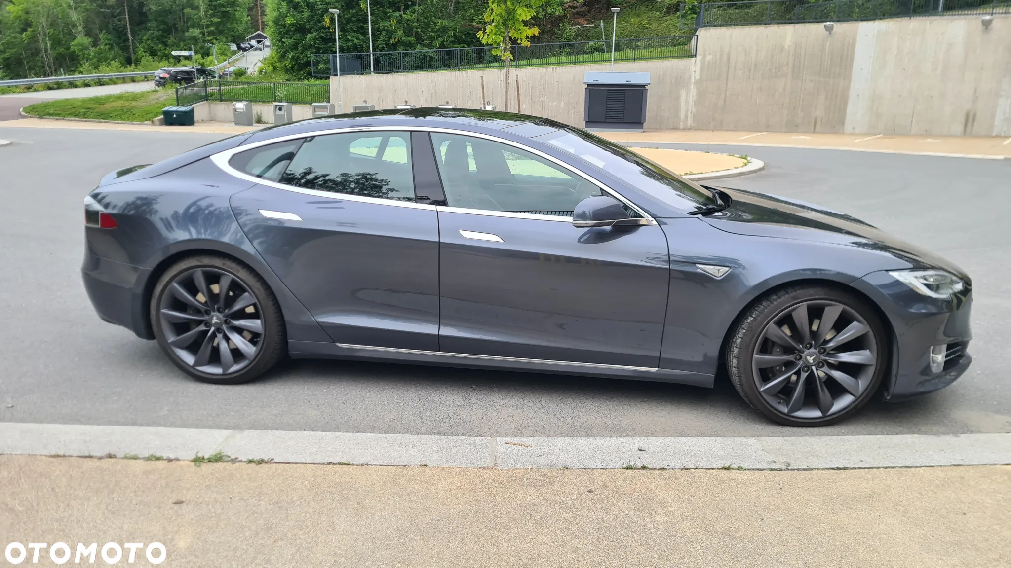 Tesla Model S - 14