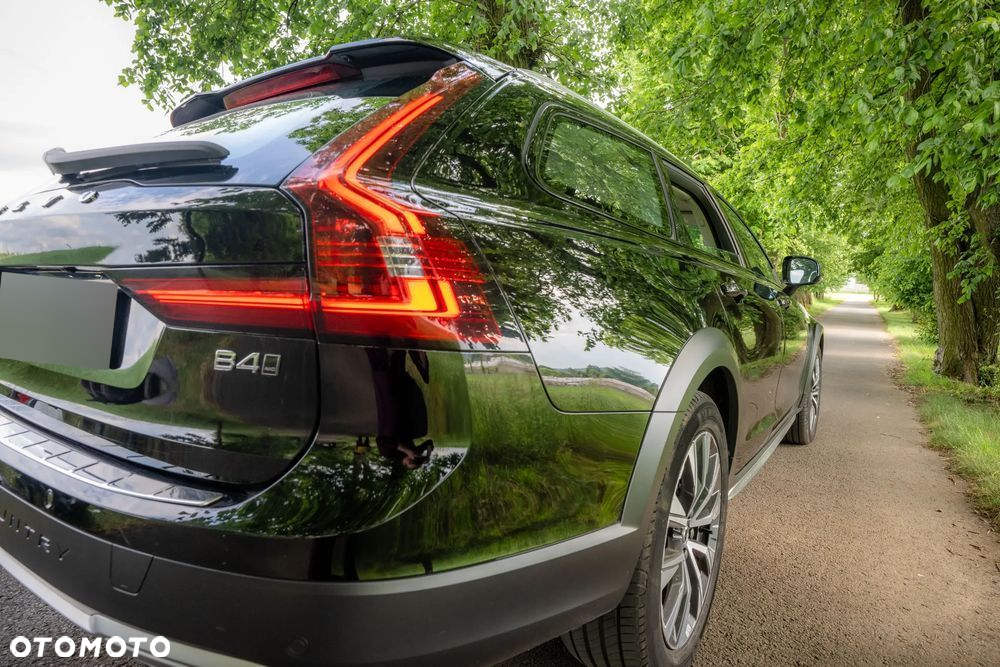 Volvo V90 Cross Country - 8