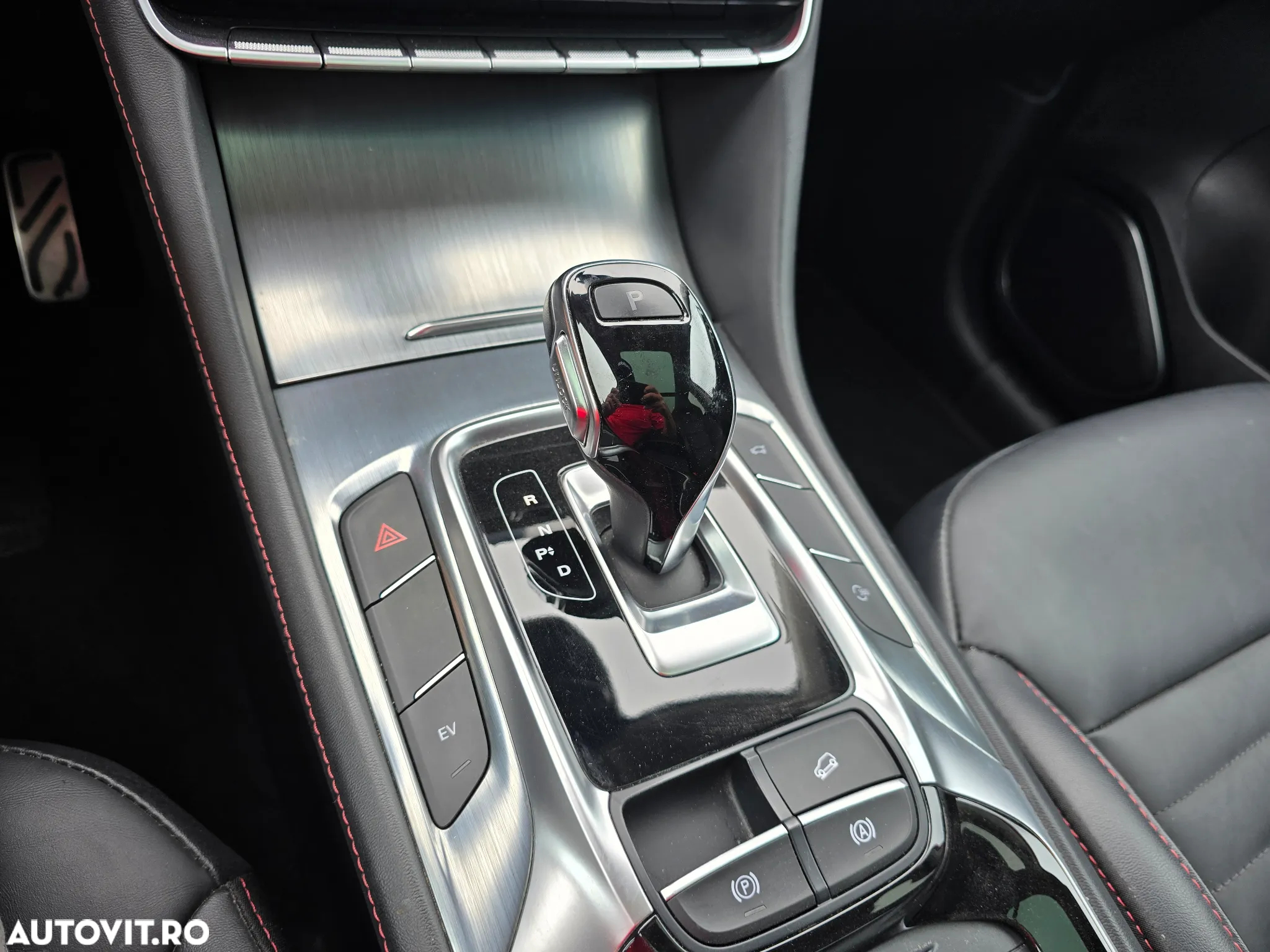 MG EHS 1.5T-GDI PHEV Luxury - 11