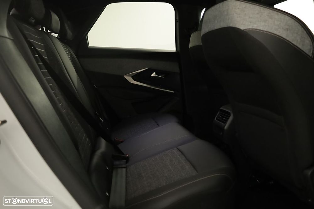 Peugeot 3008 1.2 Hybrid Allure e-DCS6 - 19
