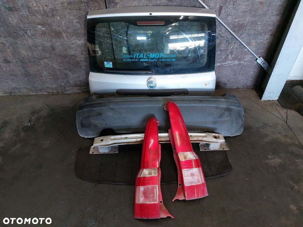 KOMPLETNY TYŁ  KLAPA ZDERZAK LAMPA PRAWA LEWA FIAT PANDA II 647 - 1