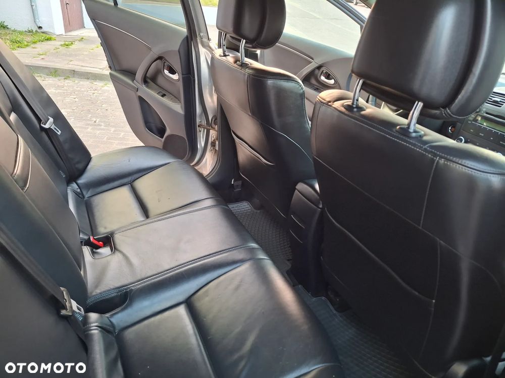 Toyota Avensis 2.0 D-4D Premium - 16