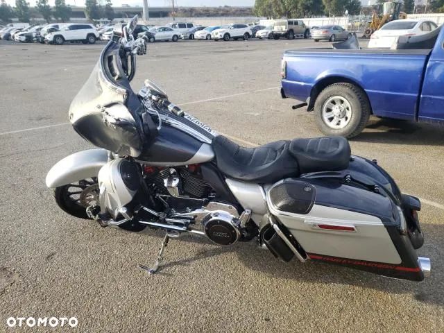 Harley-Davidson Touring Street Glide - 3