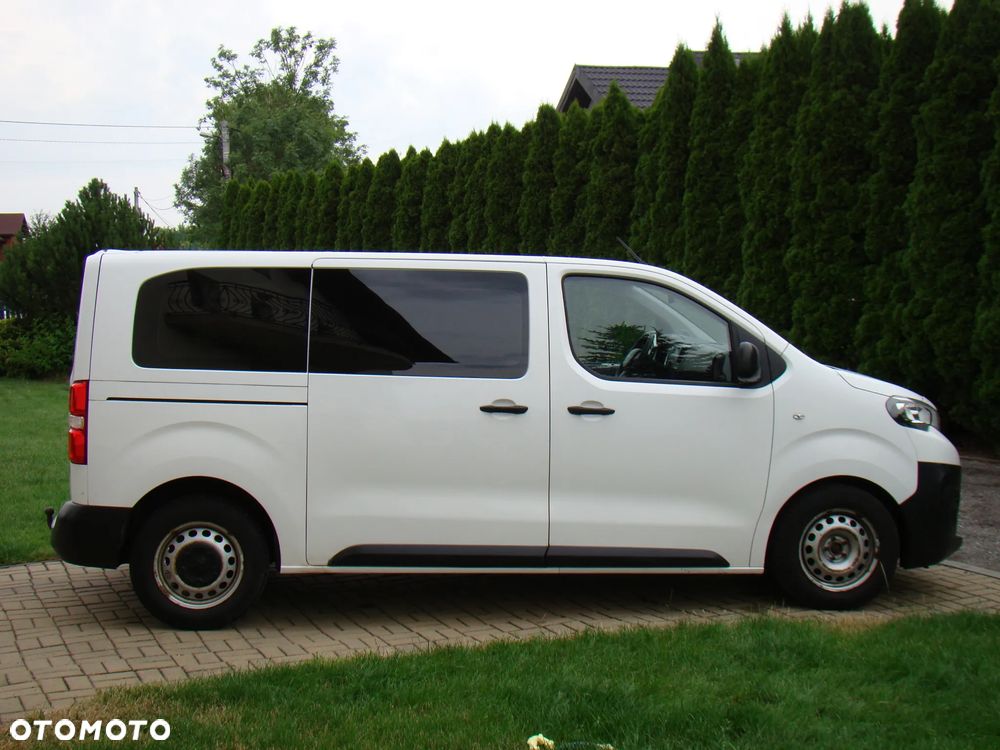 Peugeot Traveller - 12