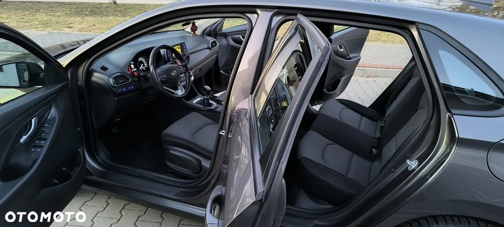 Hyundai i30 blue Kombi 1.6 CRDi Passion - 4