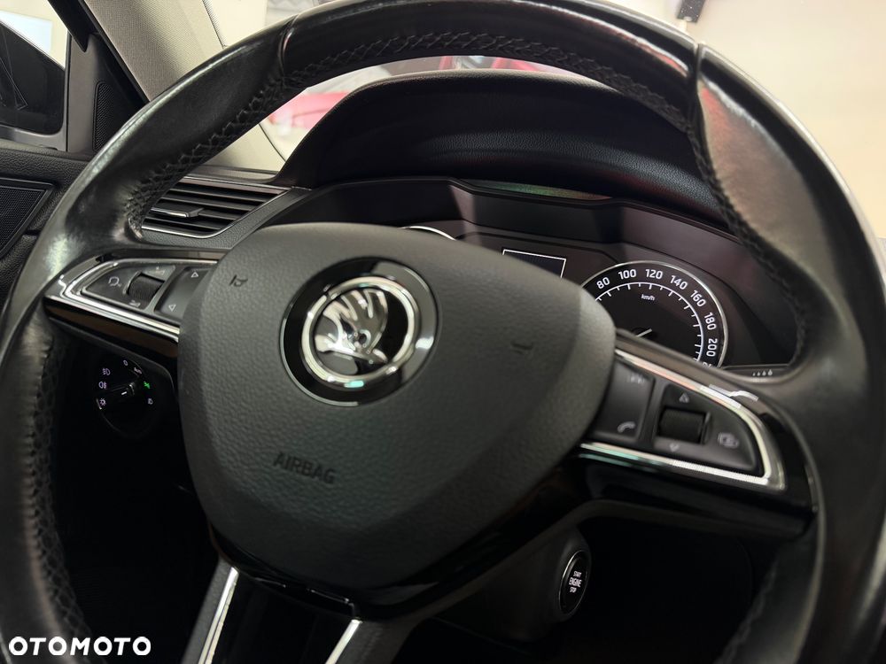 Skoda Superb 2.0 TDI DSG Style - 11
