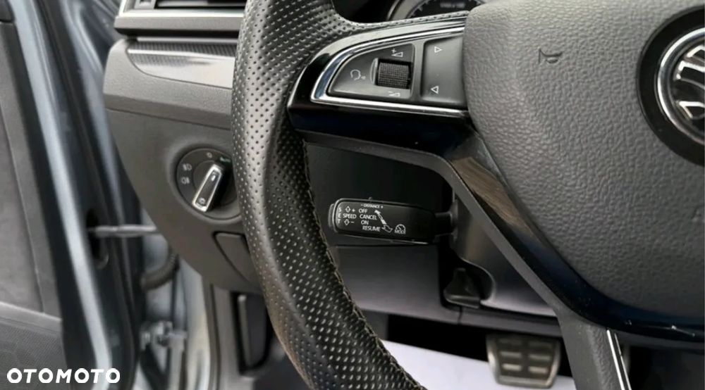 Skoda Superb 2.0 TDI Sportline DSG - 6
