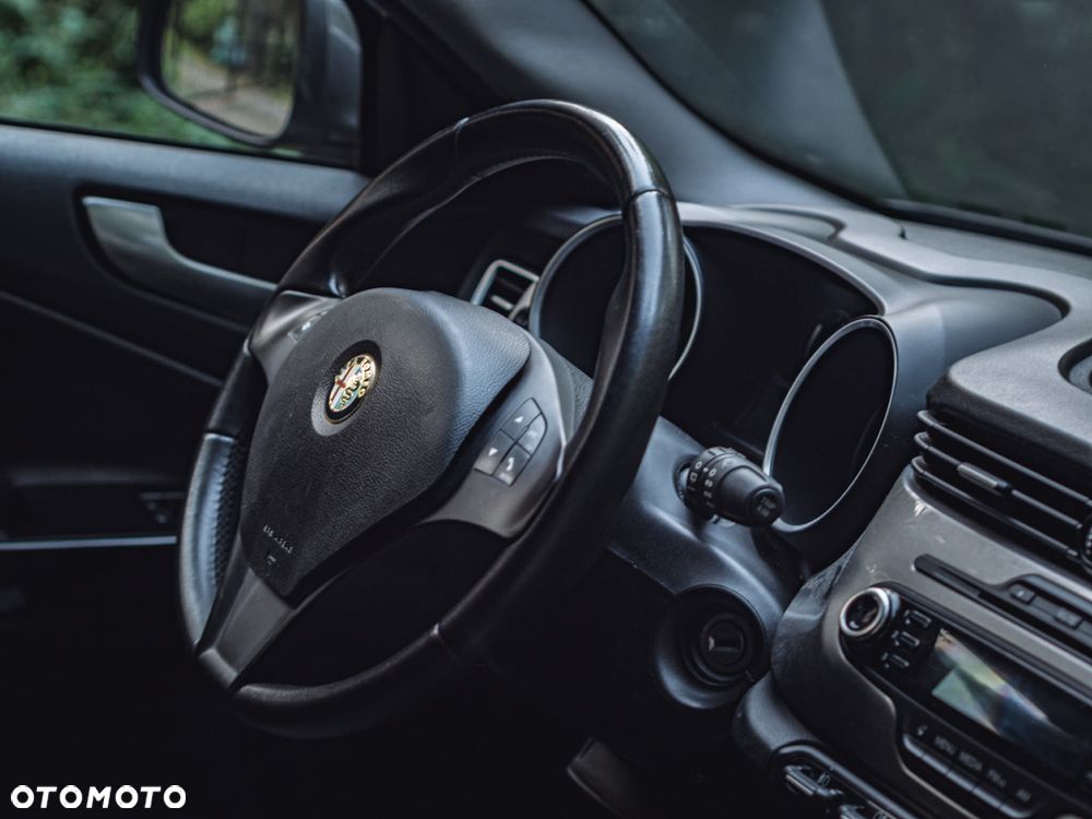 Alfa Romeo Giulietta 2.0 JTDM Distinctive - 6