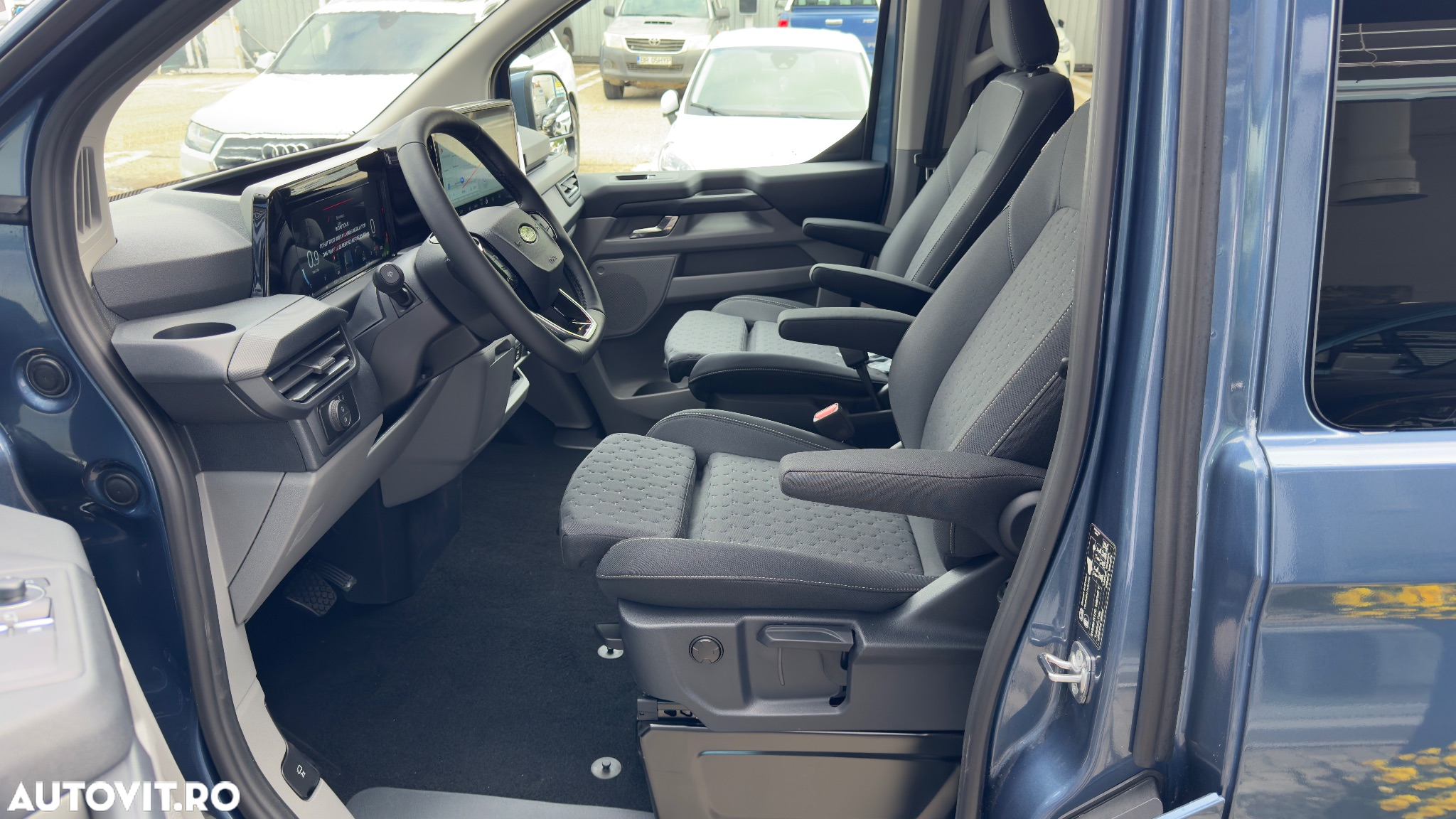 Ford Transit Custom Shuttle Bus 320 2.0 EcoBlue 170 CP L2H1 Titanium Aut. - 13