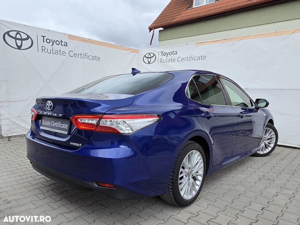 Toyota Camry 2.5 Exclusive - 10