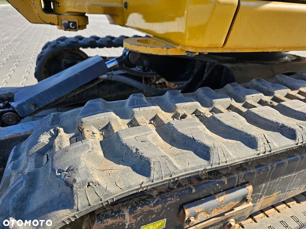 Caterpillar 302.7 - 17