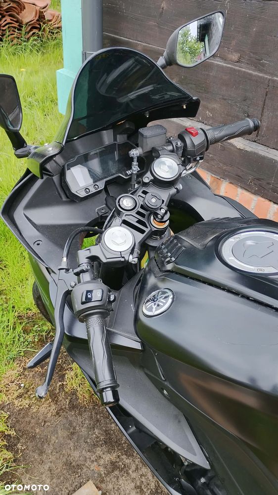 Yamaha YZF - 4