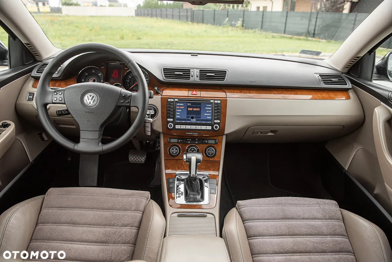 Volkswagen Passat 2.0 TDI DPF Highline DSG - 26