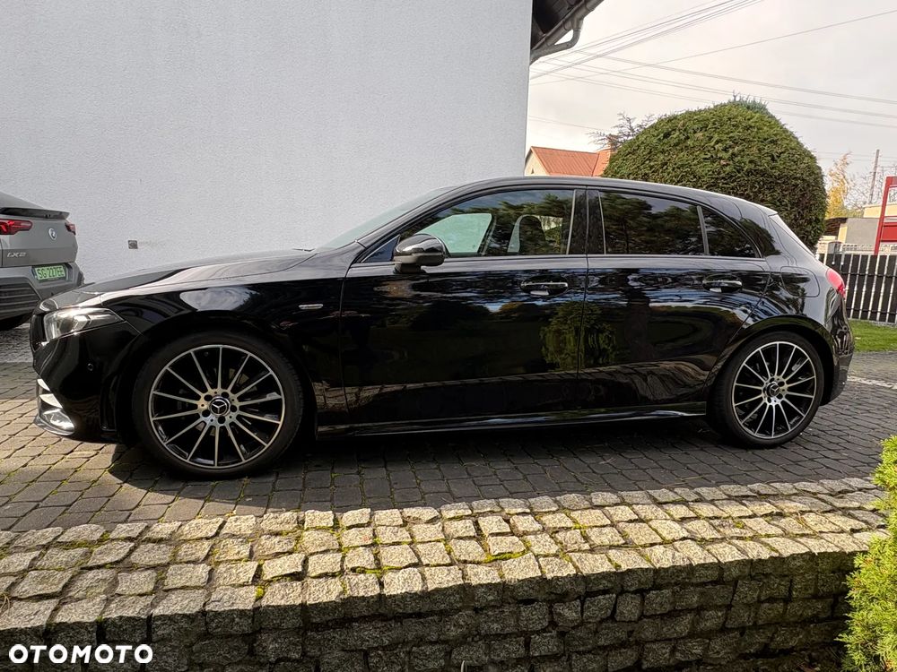 Mercedes-Benz Klasa A 180 AMG Line 7G-DCT - 3