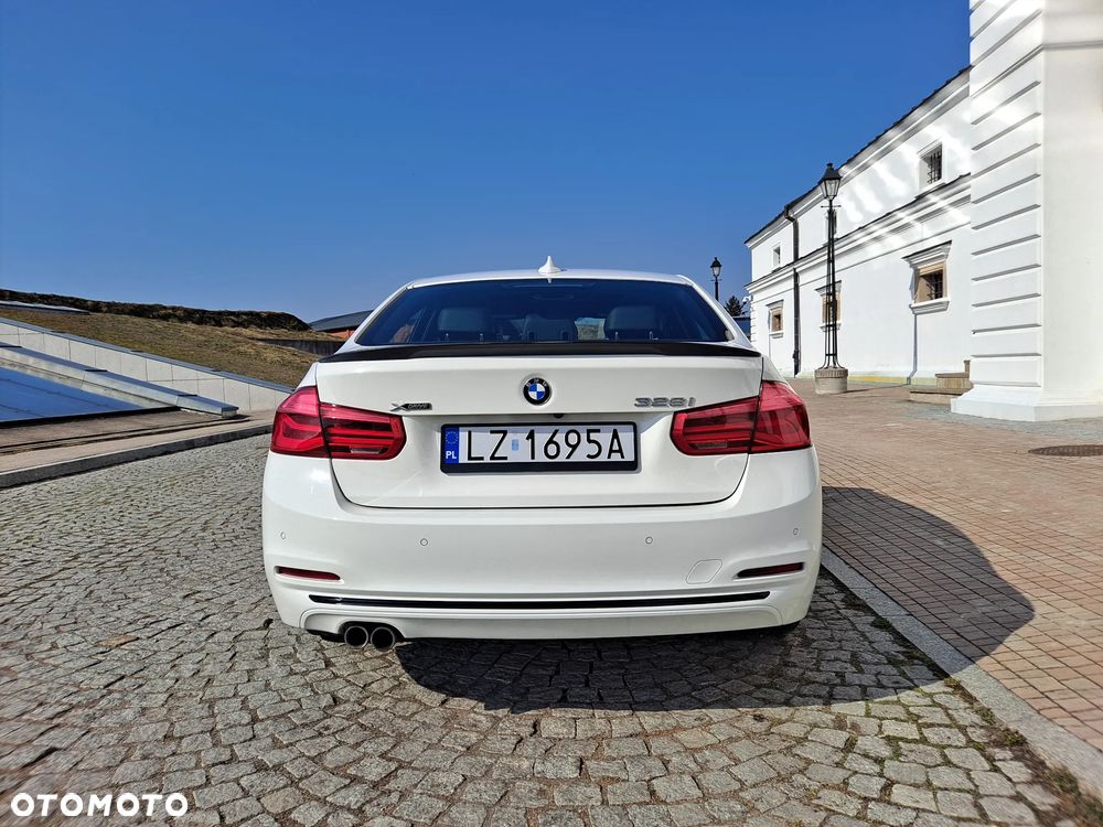 BMW Seria 3 328i xDrive Sport Line - 19