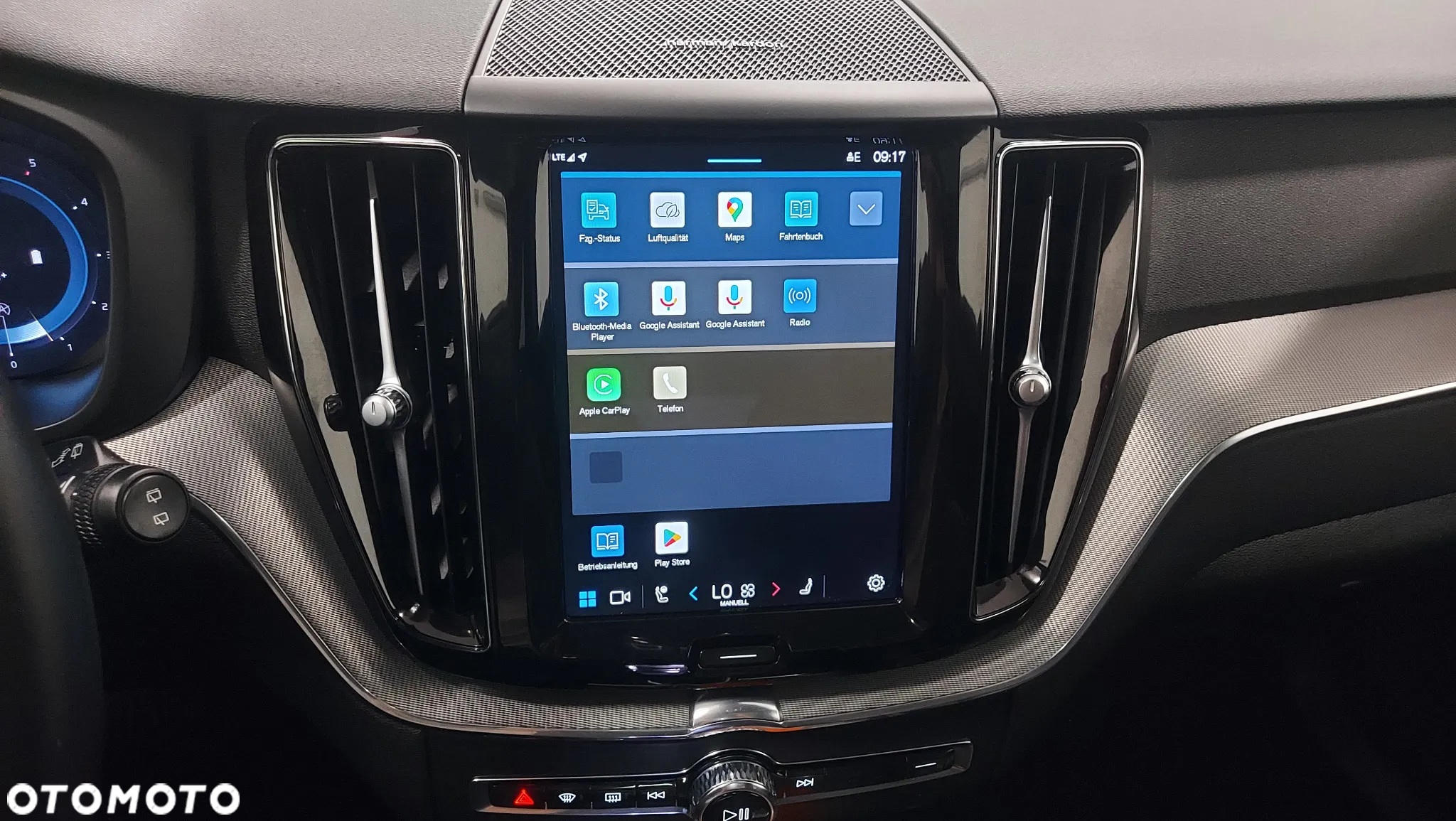 Volvo XC 60 B4 D AWD Plus Dark - 27