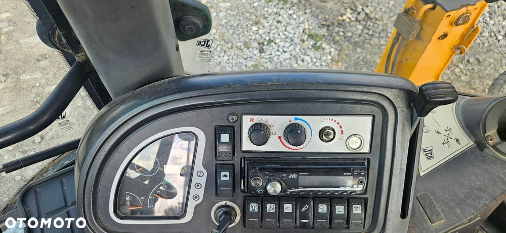 JCB 3CX - 9