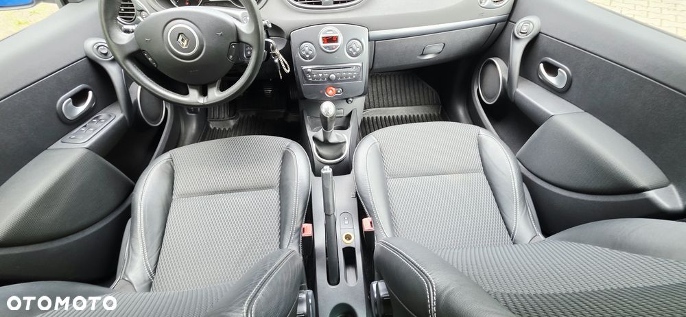 Renault Clio - 7