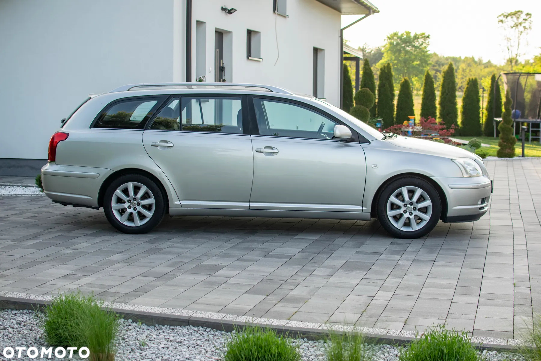 Toyota Avensis - 15