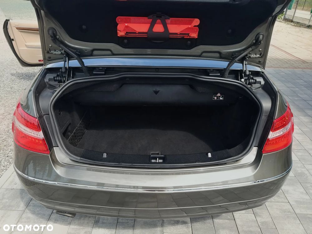 Mercedes-Benz Klasa E 200 CGI BlueEFFICIENCY Automatik Avantgarde - 22