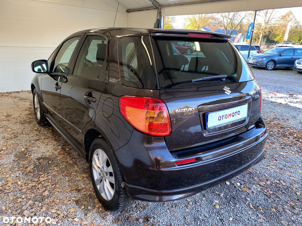 Suzuki SX4 1.6 Premium - 4