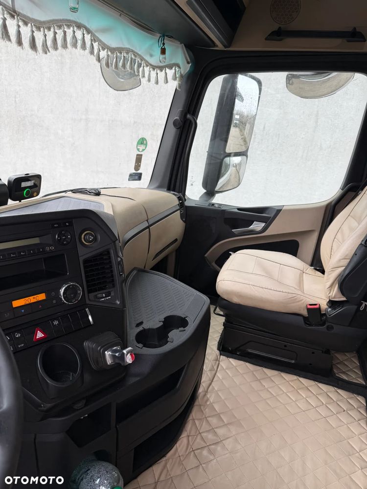 Mercedes-Benz Actros 1845 StreamSpace - 5