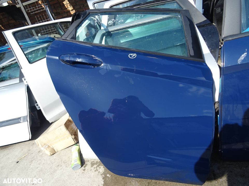 Vand Usa Spate Dreapta Ford Fiesta din 2014 fara rugina fara lovituri - 2
