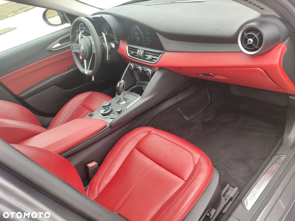 Alfa Romeo Giulia 2.0 Turbo Veloce Q4 - 17