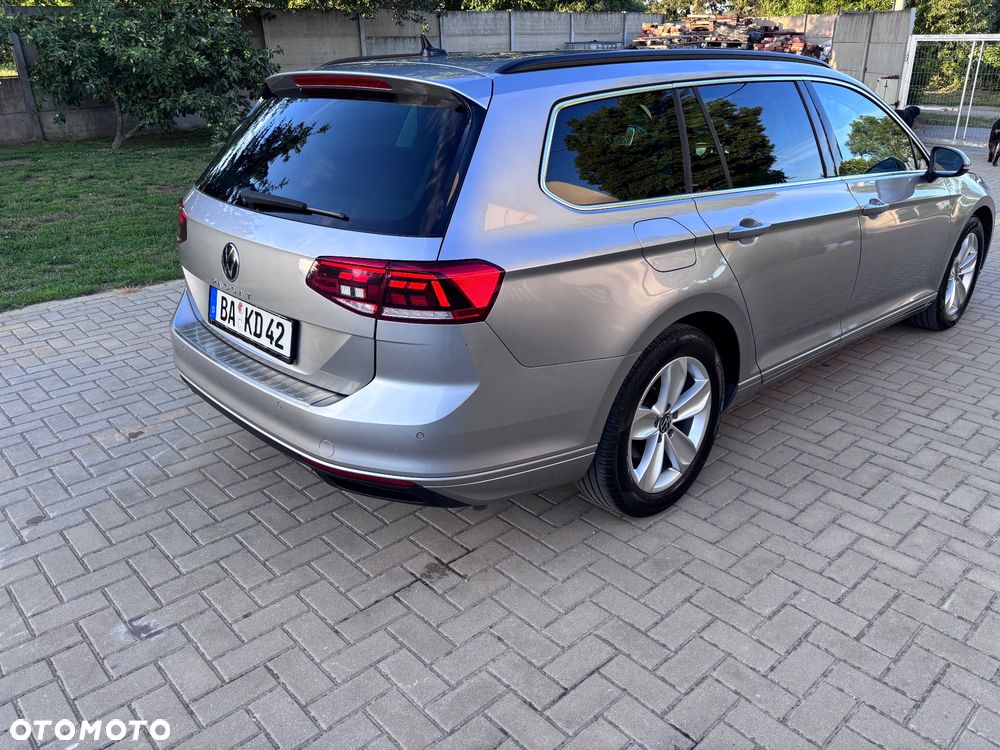 Volkswagen Passat 2.0 TDI SCR DSG Comfortline - 11