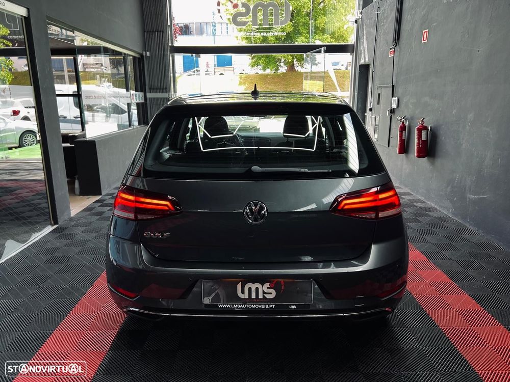 VW Golf 1.6 TDI Confortline - 8