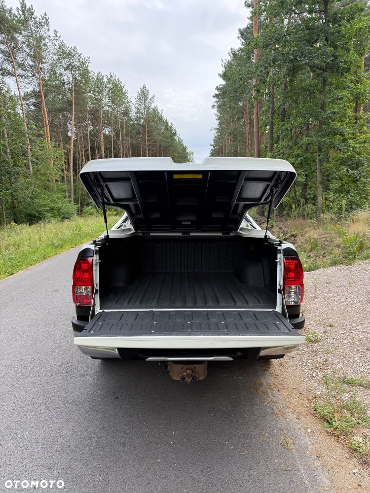 Toyota Hilux 2.4 D-4D Double Cab Dakar 4x4 - 11