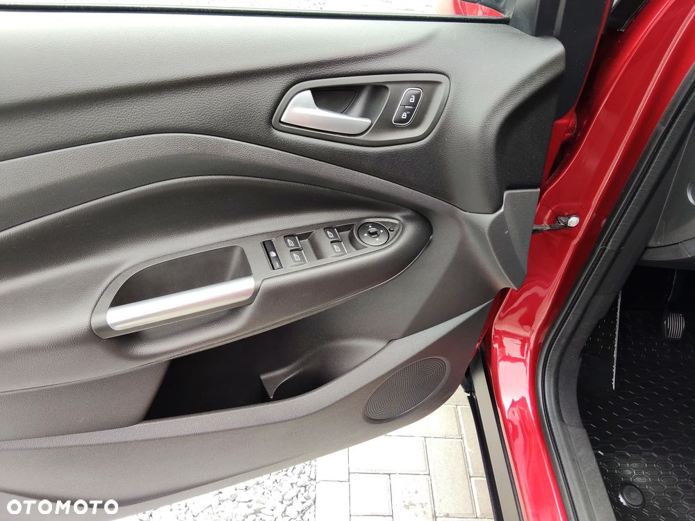 Ford Kuga 1.5 EcoBoost TITANIUM - 10