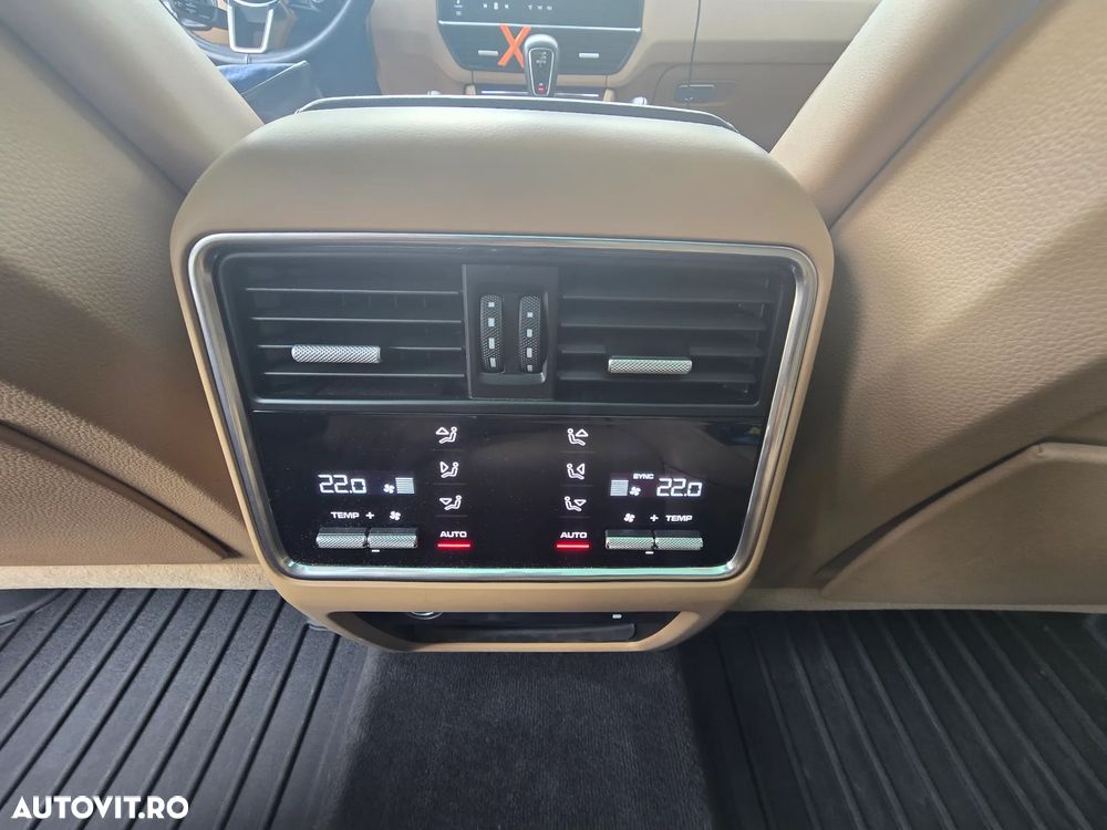 Porsche Cayenne Standard - 19