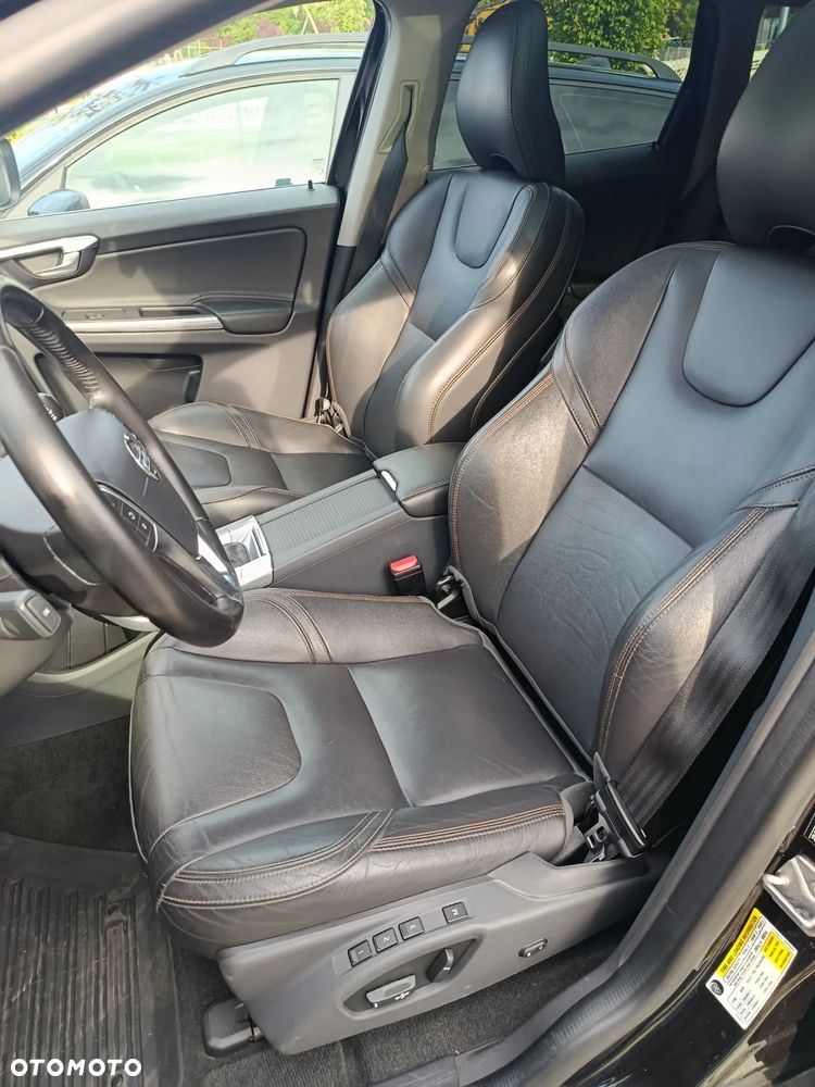 Volvo XC 60 T6 AWD Geartronic Momentum - 10