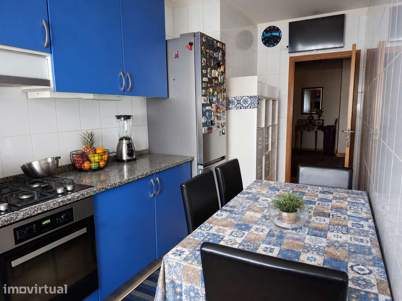 Apartamento T2 com garagem, arrumo e elevador em Leça do Balio - Grande imagem: 4/12