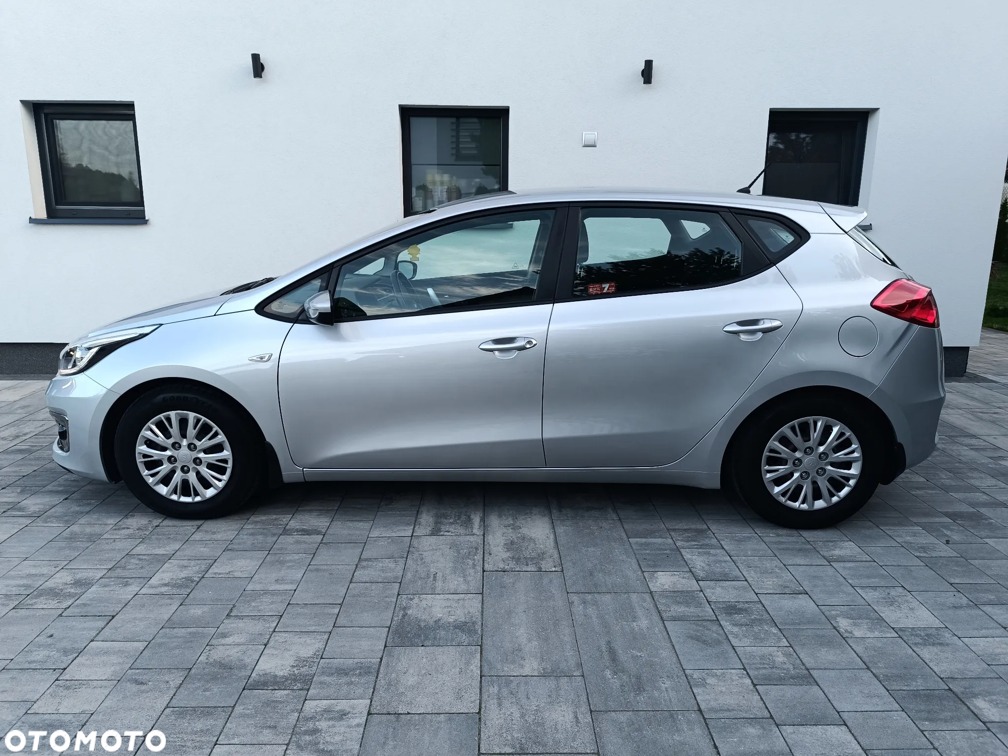 Kia Ceed - 8