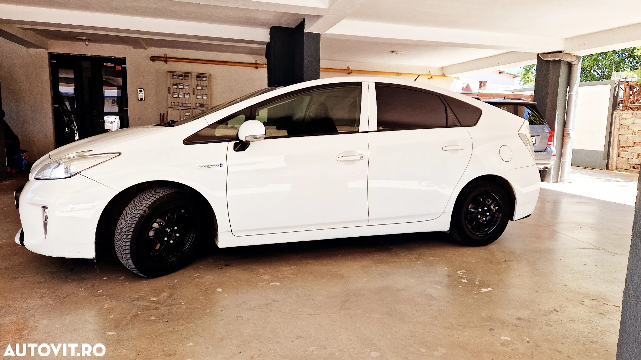 Toyota Prius - 5
