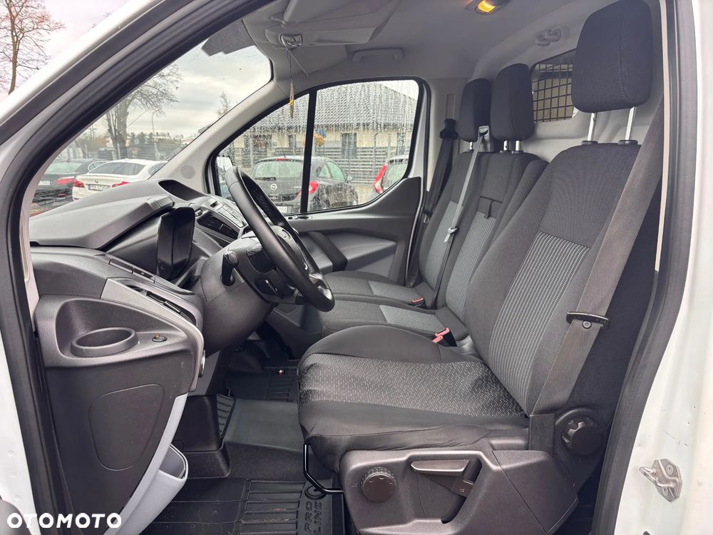 Ford TRANSIT CUSTOM - 7