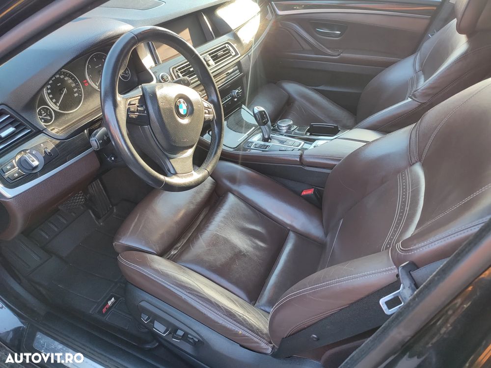 BMW Seria 5 525d xDrive AT - 11