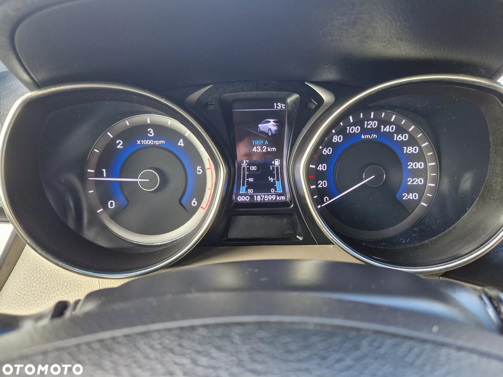 Hyundai i30 blue 1.6 CRDi Trend - 11