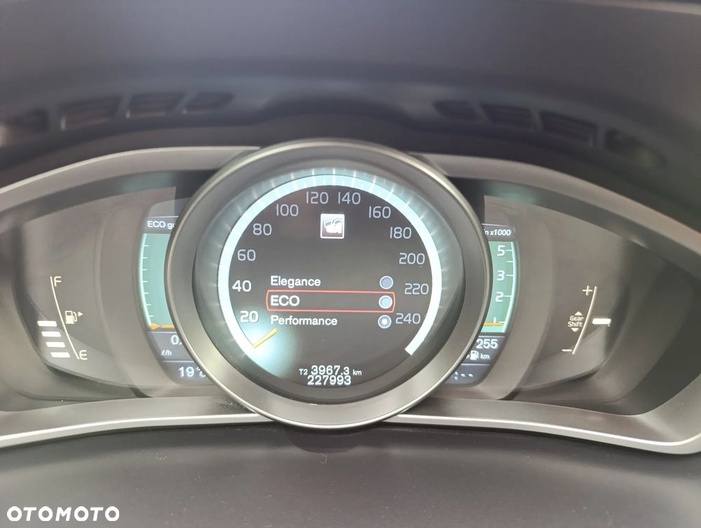 Volvo V40 D3 You - 31