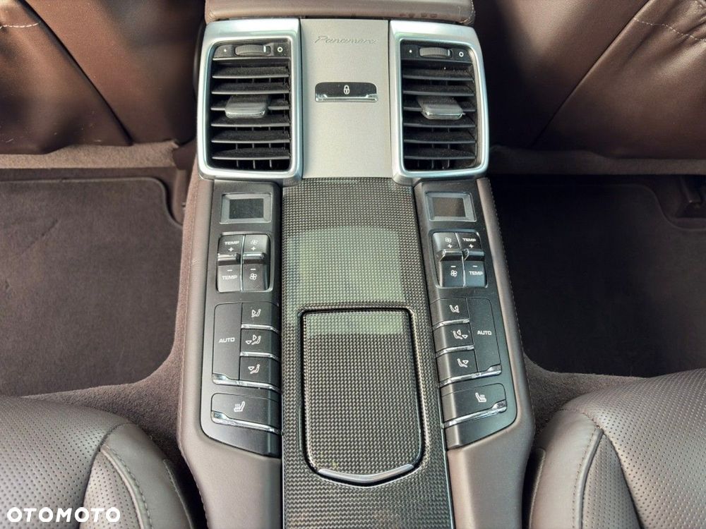 Porsche Panamera 4S PDK - 19