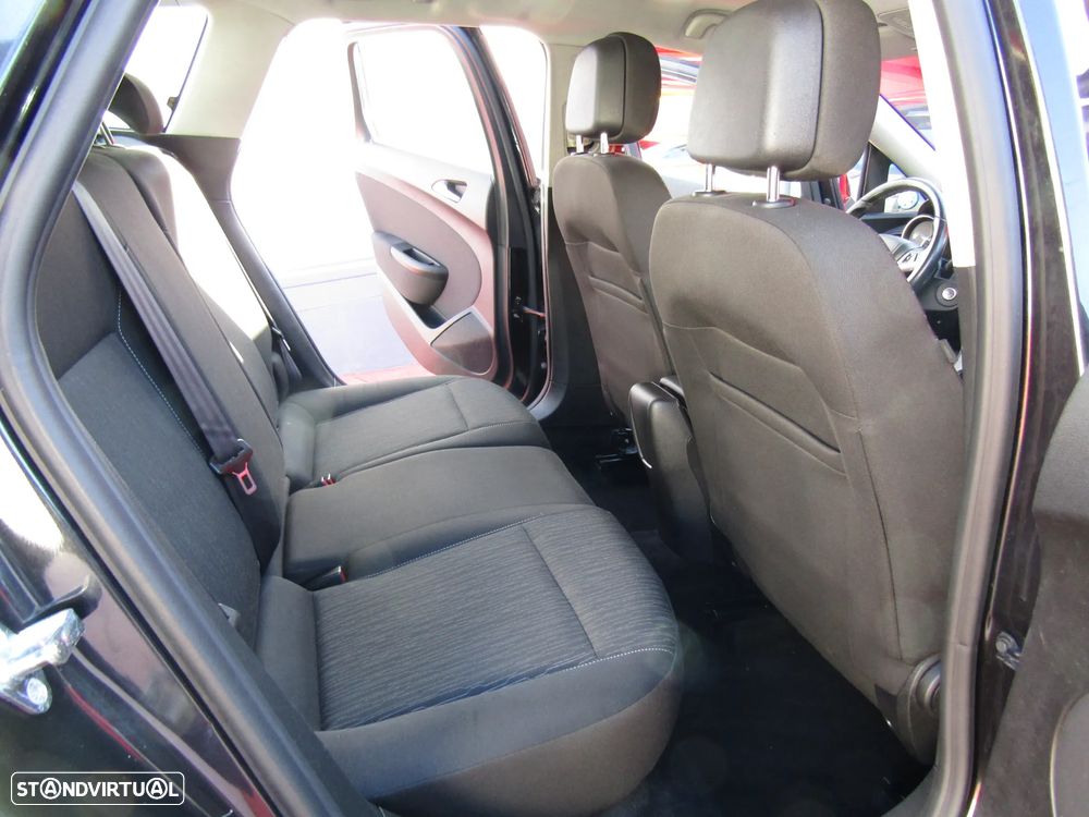 Opel Astra Sports Tourer - 10