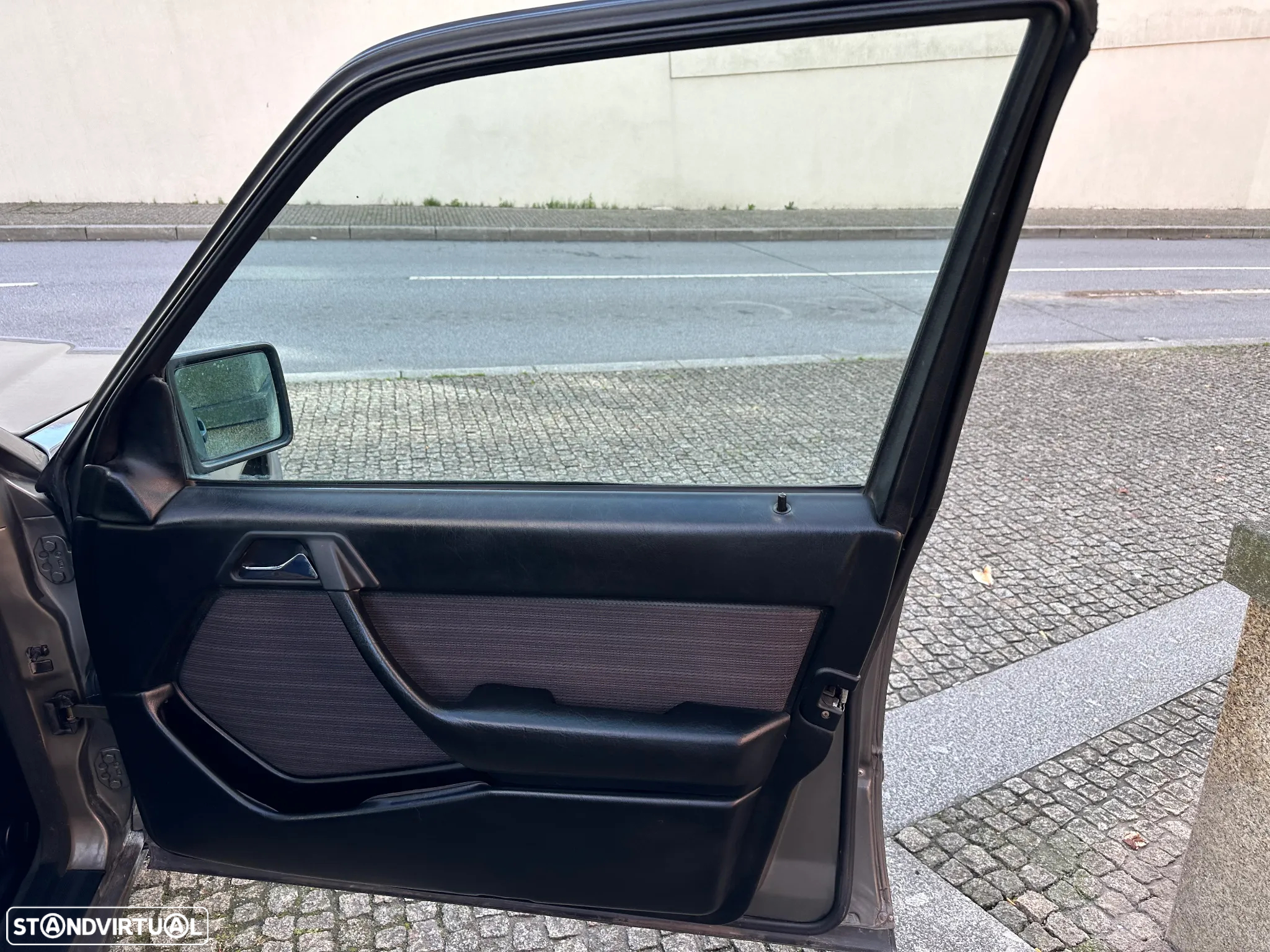 Mercedes-Benz E 230 - 23