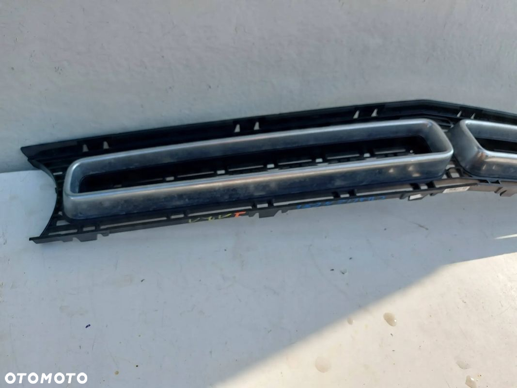 Dodge Challenger Grill Atrapa - 5