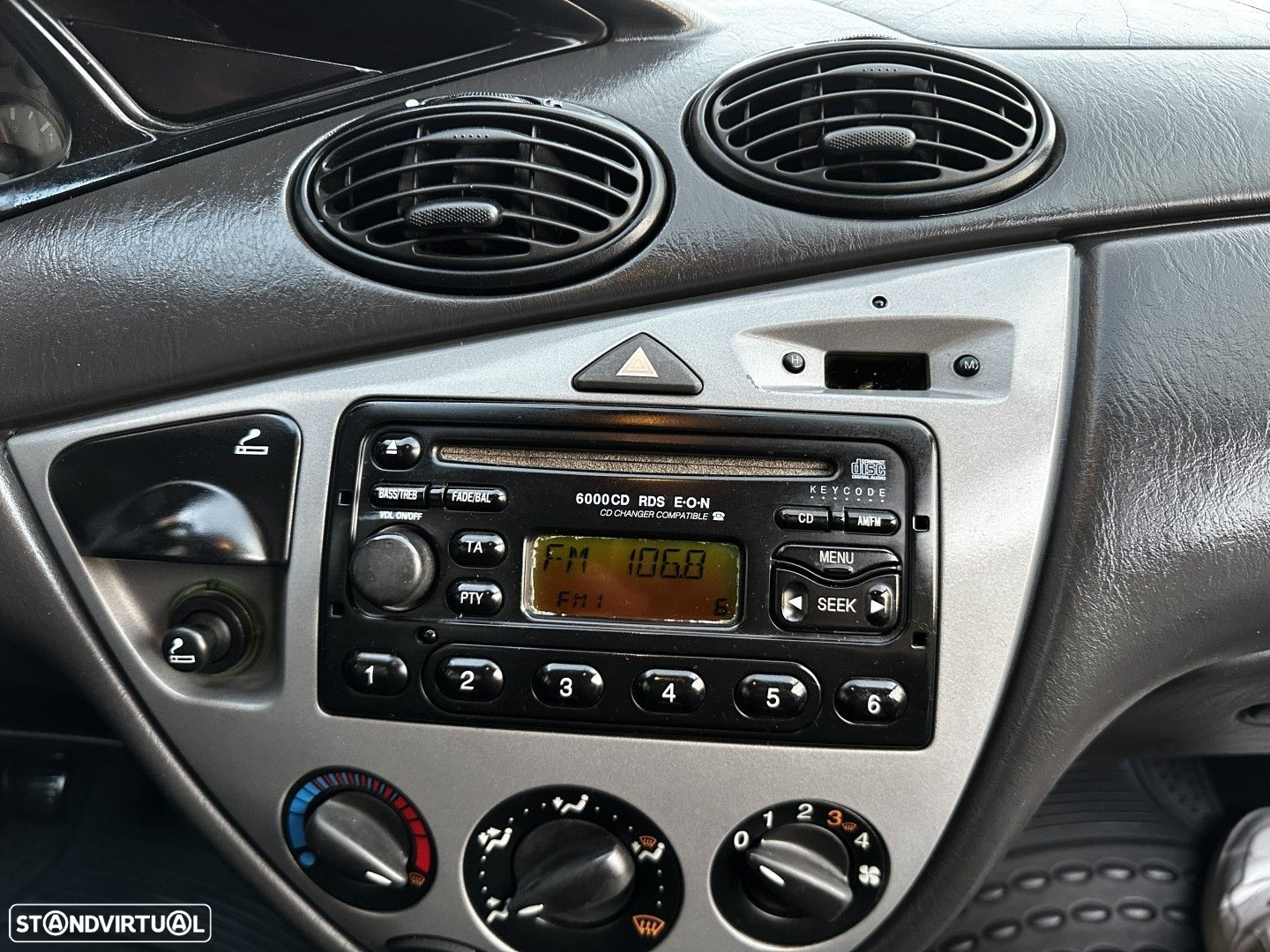 Ford Focus 1.8 TDdi Ghia - 10