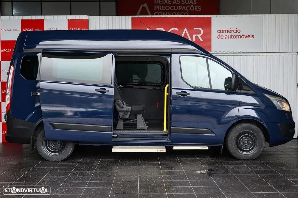 Ford Transit Custom Adaptada p/ 3 cadeiras de rodas - 15