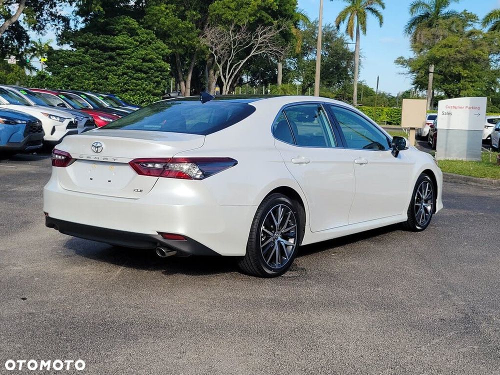 Toyota Camry Executive - 5