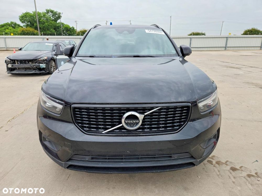 Volvo XC 40 B5 B AWD Geartronic RDesign - 2