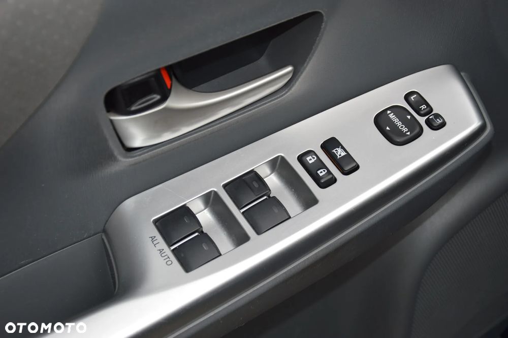 Toyota Prius+ 1.8 HSD Prestige - 29